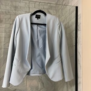 Lined and tailored look blazer